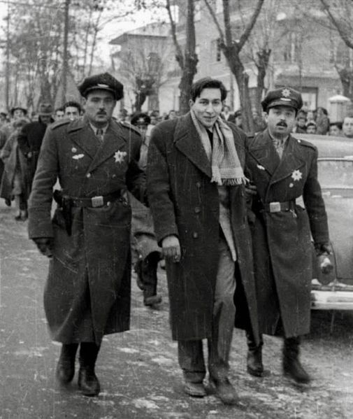 Dosya:Altan Öymen 1955.jpg